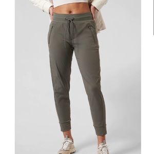 NWT Athleta Trekkie North Jogger Olive Green